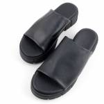 TAMARIS 27252-20 007 BLACK UNI czarne klapki damskie